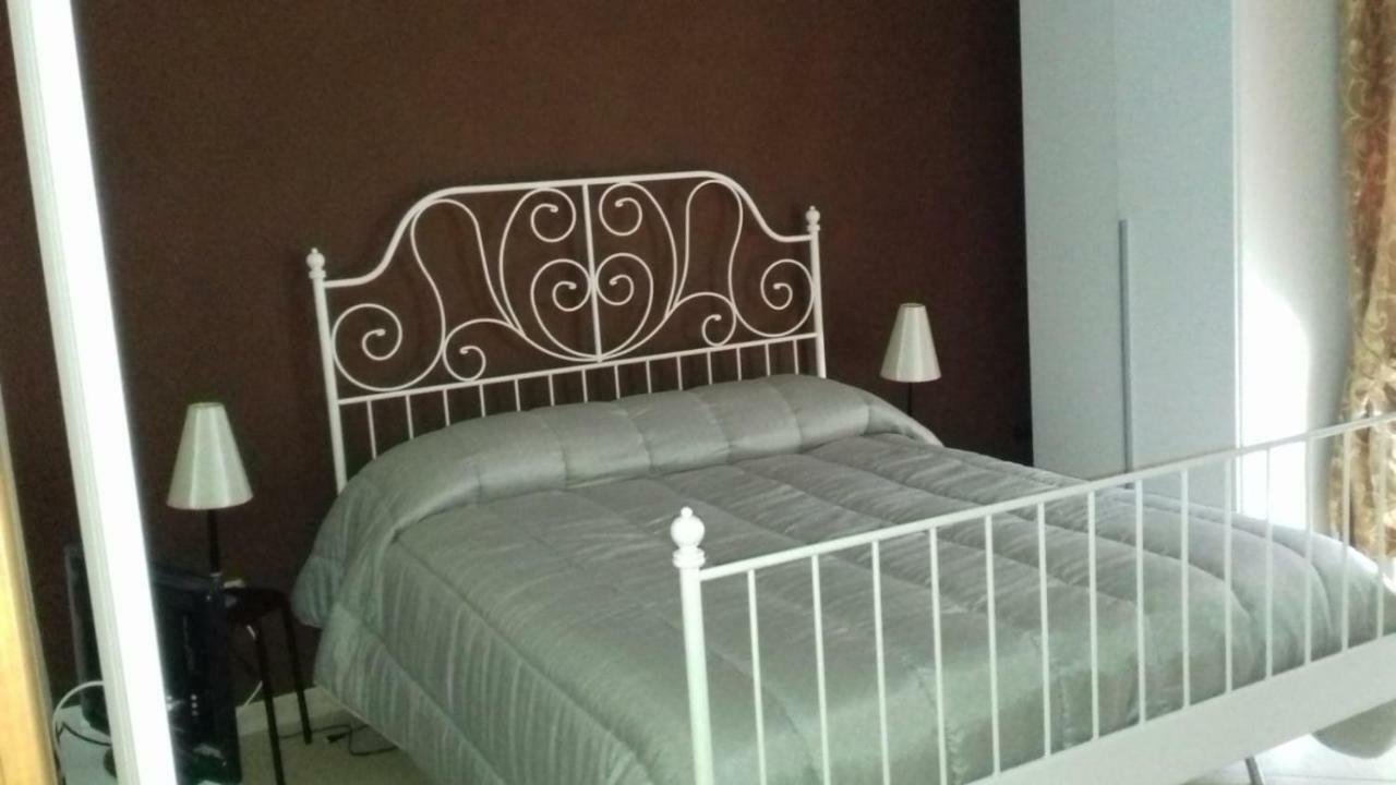 Casa Family & Friends Bed & Breakfast Salerno Ngoại thất bức ảnh