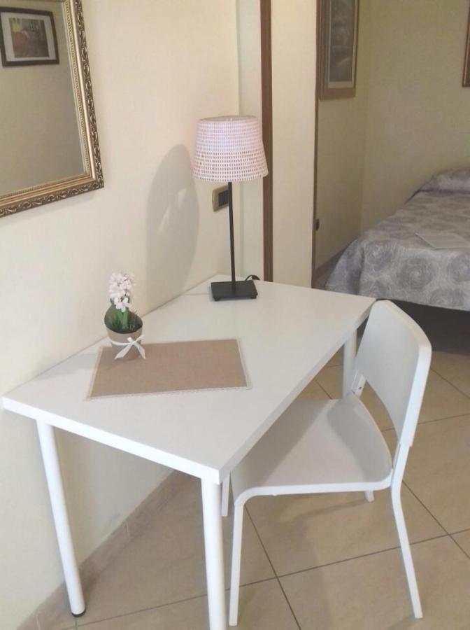 Casa Family & Friends Bed & Breakfast Salerno Ngoại thất bức ảnh